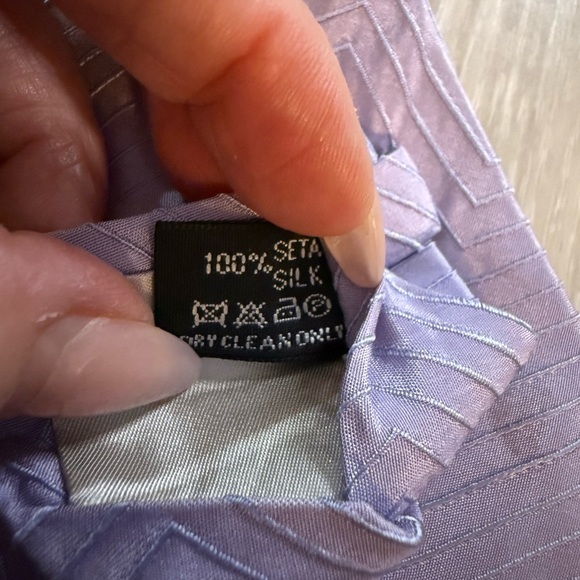 Vintage Giorgio Armani Tie – Lavender Zigzag – 100% Silk – Pristine - Picture 4 of 5